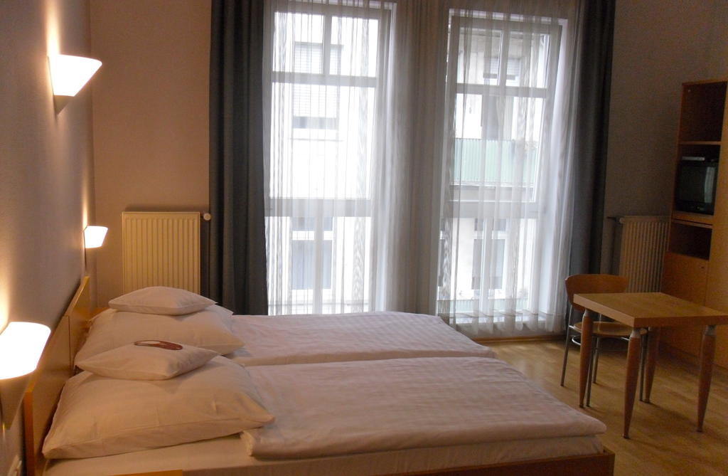 Hotel Zum Scheppen Eck Wiesbaden Ruang foto